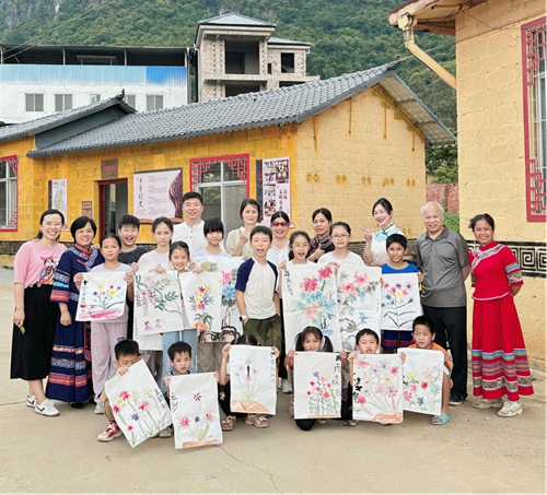 美育微光点亮乡村：艺术公益基地在广西覃签屯揭牌，助力留守儿童描绘人生彩虹(图10)