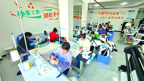 青海海东商贸发展跑出“加速度” 商贸经济交出亮眼答卷(图4) 青海海东商贸发展跑出“加速度” 商贸经济交出亮眼答卷(图4)