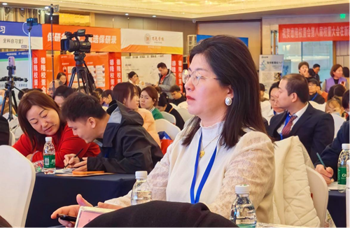 杨爱祖在新疆第八届民办教育校长大会分享家庭教育行业赋能之道(图4) 杨爱祖在新疆第八届民办教育校长大会分享家庭教育行业赋能之道(图4)