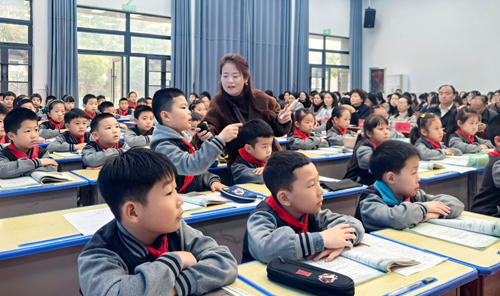 共研共进绽芳华,笃行致远启新篇(图4) 共研共进绽芳华,笃行致远启新篇(图4)