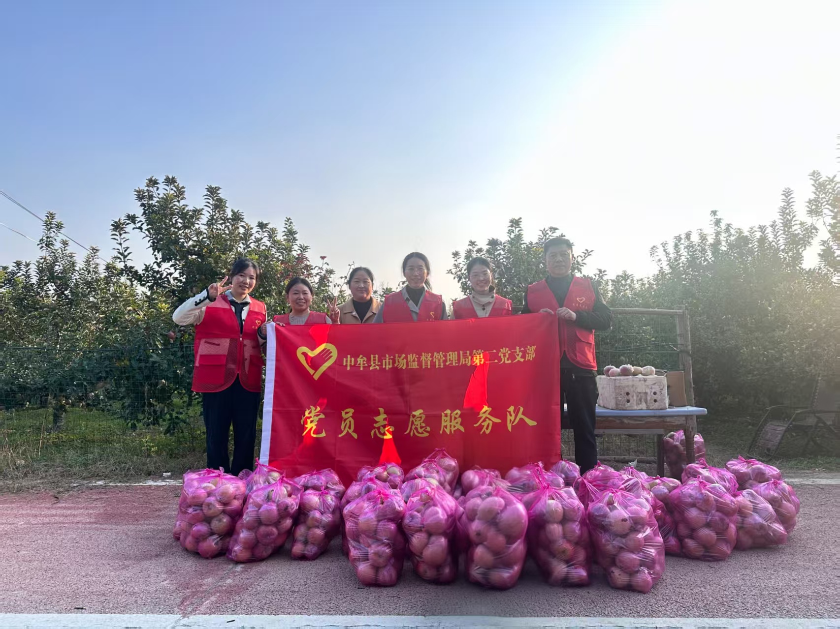 党建工建同频共振 中牟新区市场监管局助农惠民显担当