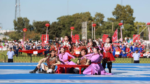 杜尔伯特县:“四融四嵌入”绘就中华民族共同体建设新图景(图2) 杜尔伯特县:“四融四嵌入”绘就中华民族共同体建设新图景(图2)