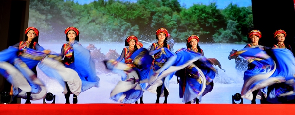 “艳阳天”第三届宝鸡新年原创歌会举办(图6) “艳阳天”第三届宝鸡新年原创歌会举办(图6)