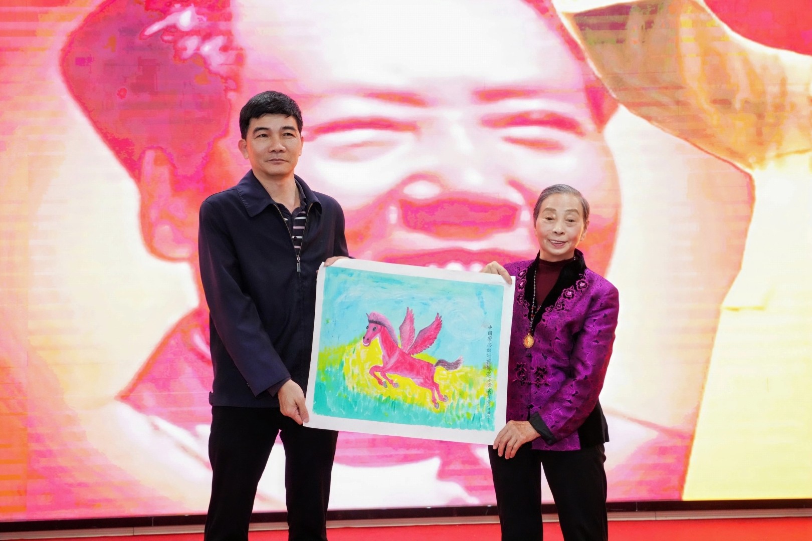 山海诗韵，雨林回响：第十届华语诗歌春晚五指山会场举行(图2)